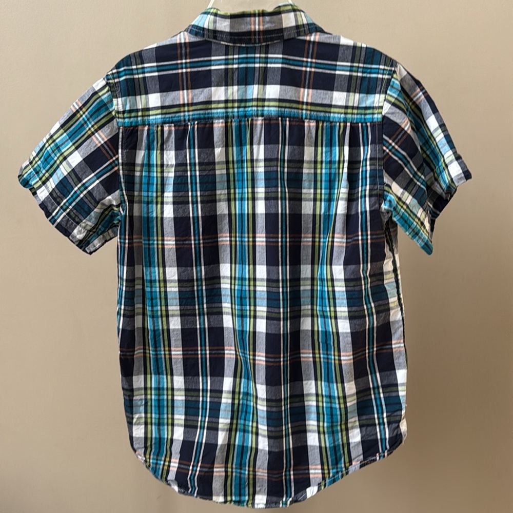 Children’s Place boys short sleeve button down plaid shirt, size 10-12 - Picture 4 of 4